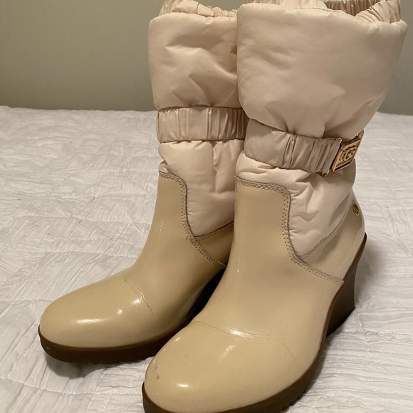 UGG wedge puffer style boot - Picture 7 of 9